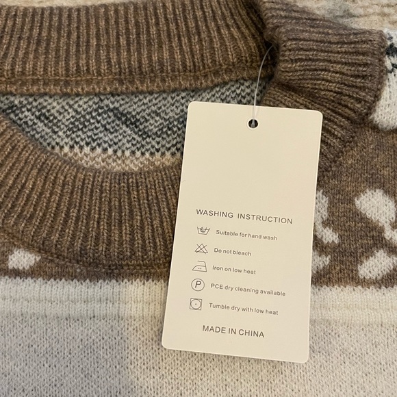 Simpleflavor Sweater - Picture 3 of 4